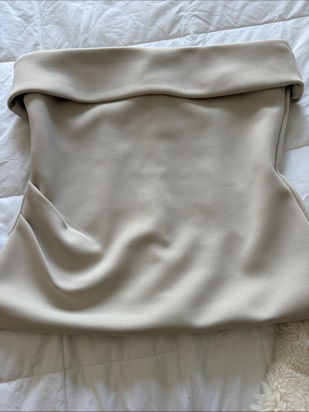 Babaton matte pearl Strapless Bustier Top medium great condtion